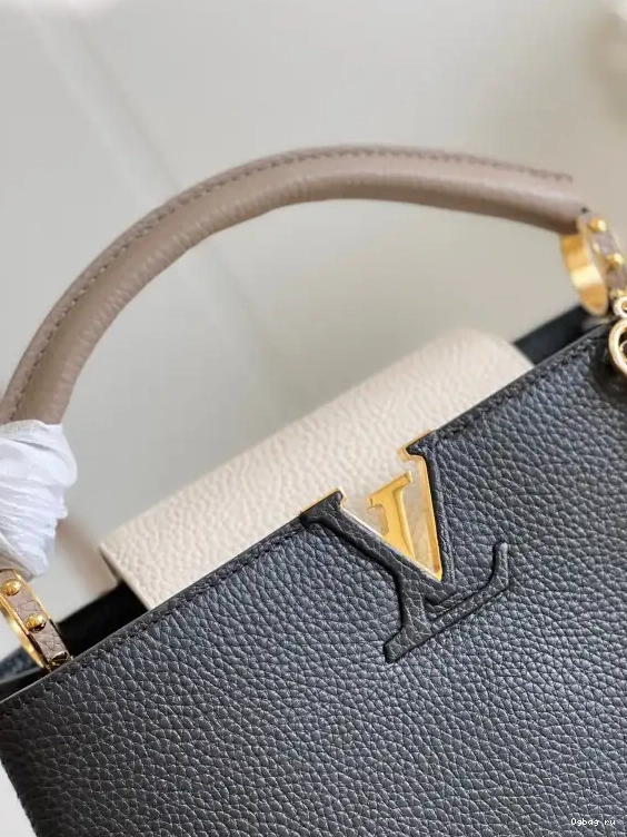 LOUIS VUITTON CAPUCINES MM 0627